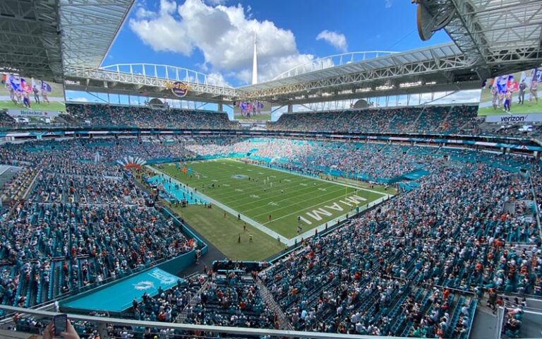 尼克斯对步,行者,专家解读大,香港赛马,赛程安排,赛果分析,马匹资料,比赛动态