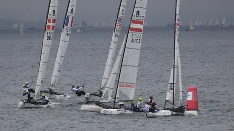 “格雷茨卡萨内进球瞬间挥拳举动曝光，庆祝方式引关注”