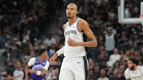 卡塞米罗进球，卡瓦哈尔助力，皇马2-0完胜马竞